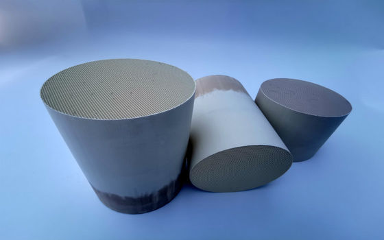 Emissione di scarico rivestita del motore del trasportatore di catalizzatore del favo di Rh del palladio della pinta 300cell 200cell