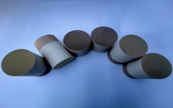 Catalizzatore poroso 400Cpsi del substrato del favo del catalizzatore del platino del rodio ceramico del palladio